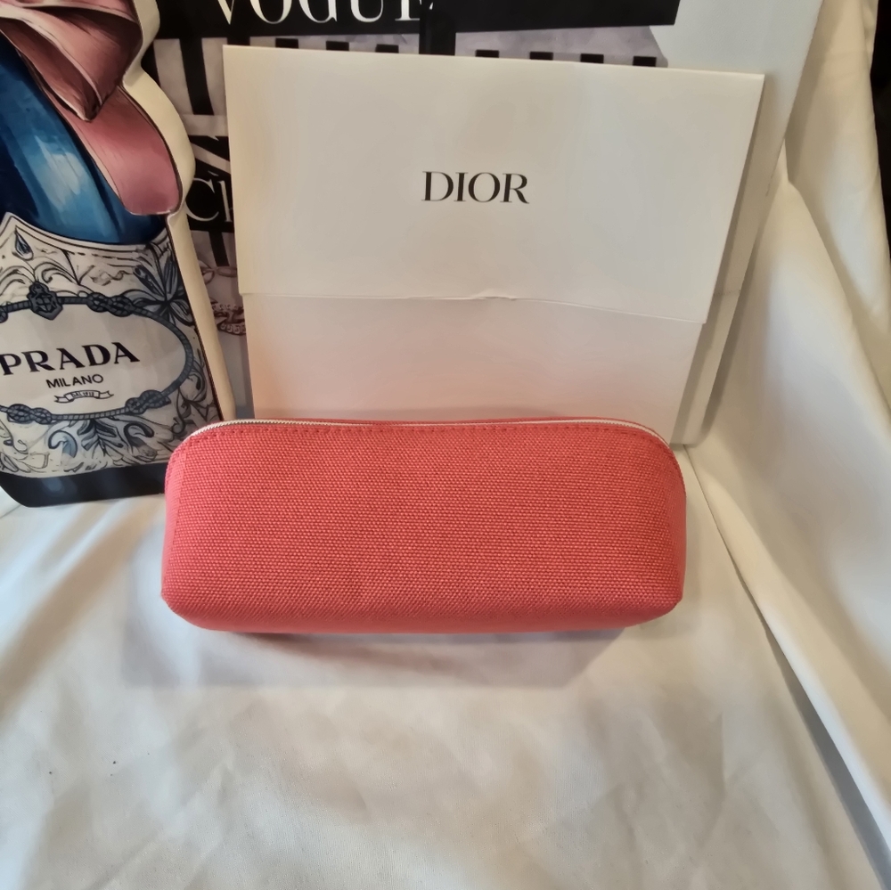 Dior Coral Pink Pouch - Picture 4 of 7